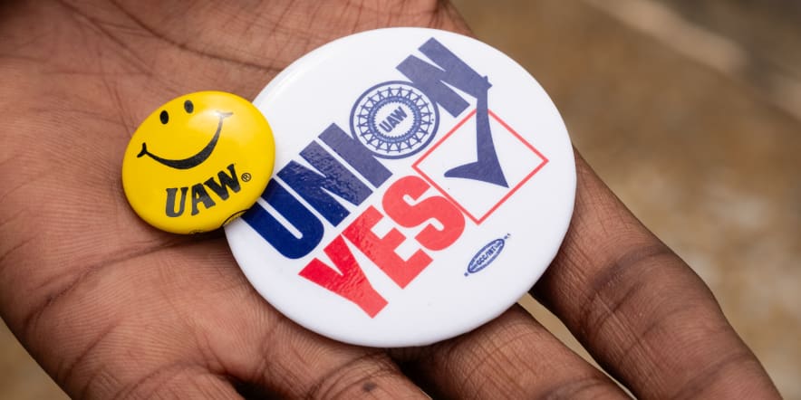 VW workers in Tennessee overwhelming vote to join UAW in historic win for Detroit union