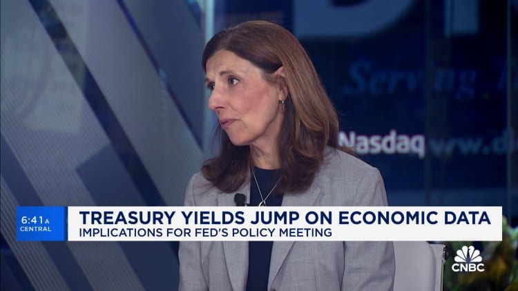 Charles Schwab's Kathy Jones: People will probably spend as long as job growth remains healthy