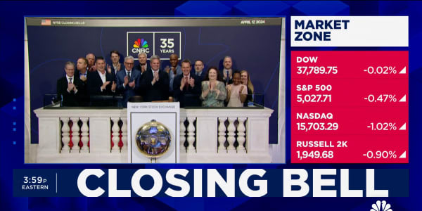 CNBC rings NYSE closing bell to celebrate 35th anniversary