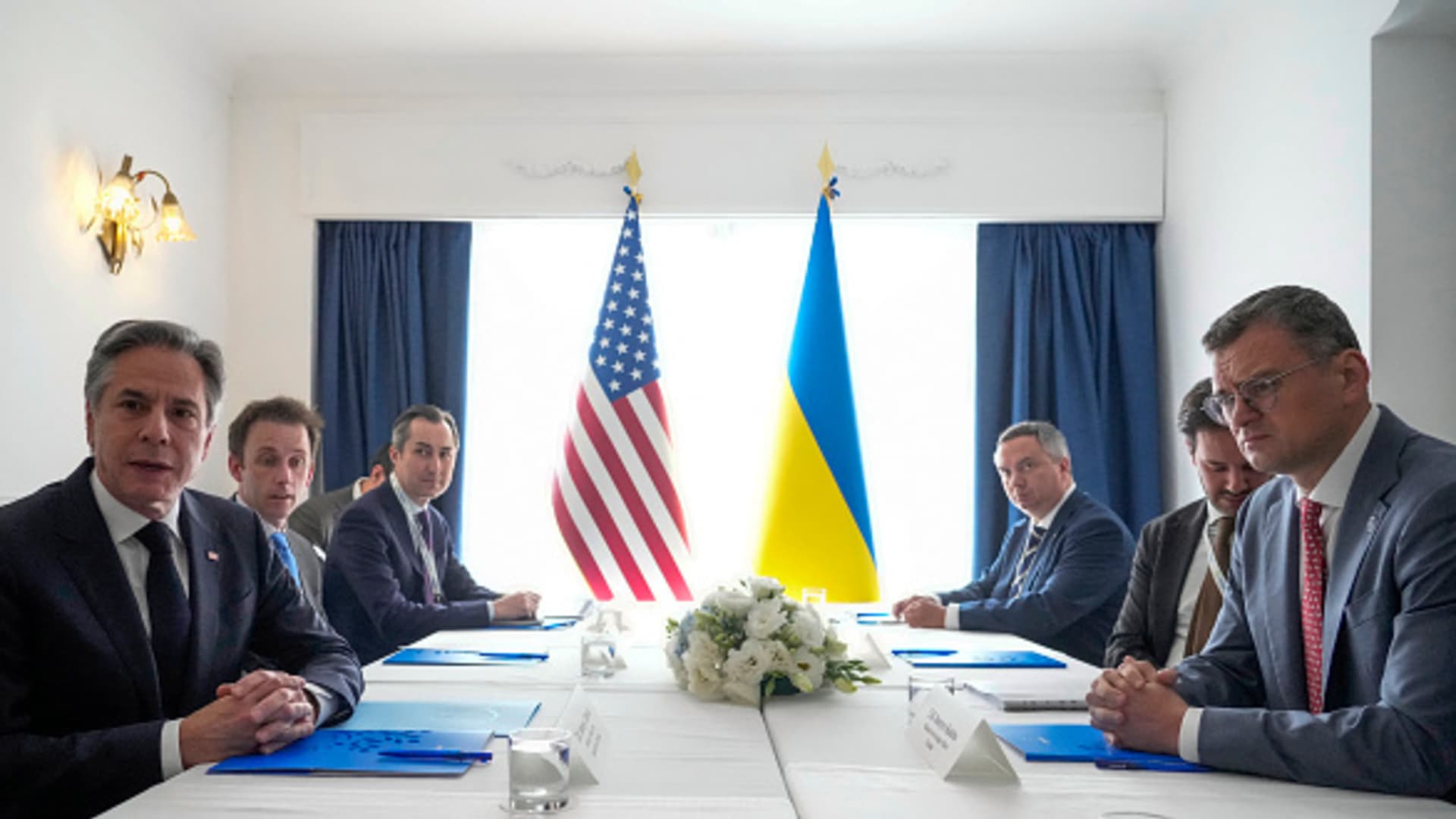 U.S. Secretary of State Antony Blinken (L) and Ukraine's Foreign Minister Dmytro Kuleba (R) attend a bilateral meeting on the sidelines of the G7 Foreign Ministers meeting on Capri Island, April 18, 2024. 