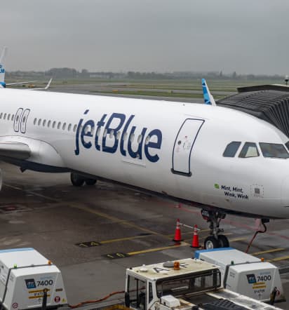 JetBlue shares tumble nearly 19% after airline lowers 2024 revenue outlook