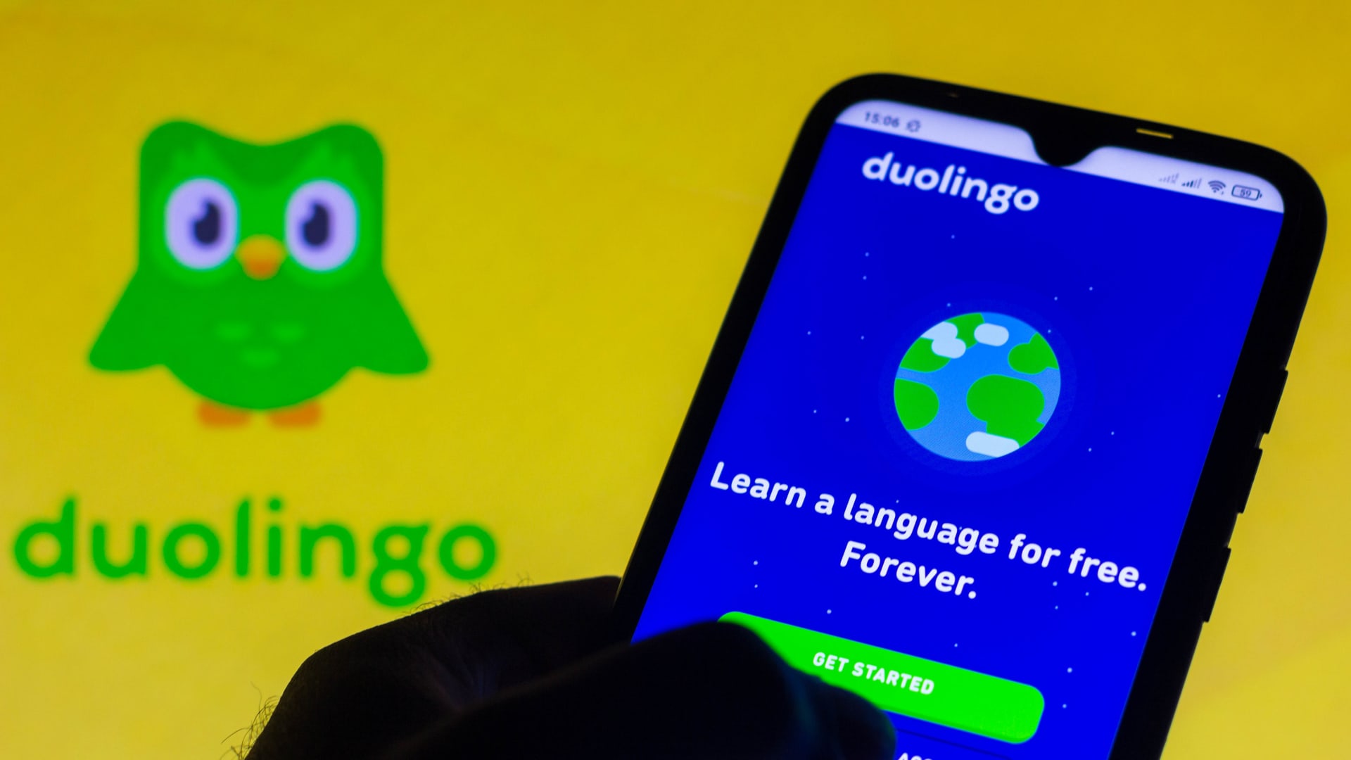 Shares earning the most important moves midday: Duolingo, JetBlue, Tesla, D.R. Horton and a lot more