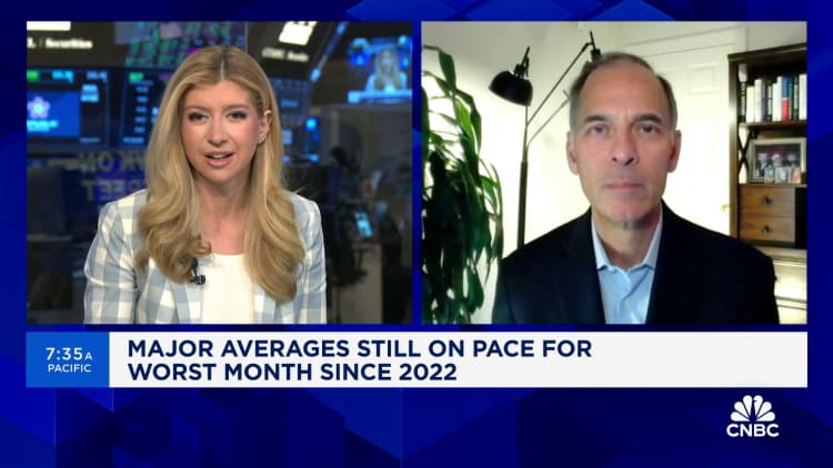 'Not that concerned' about inflation getting back to Fed's 2% target, says Moody's Mark Zandi