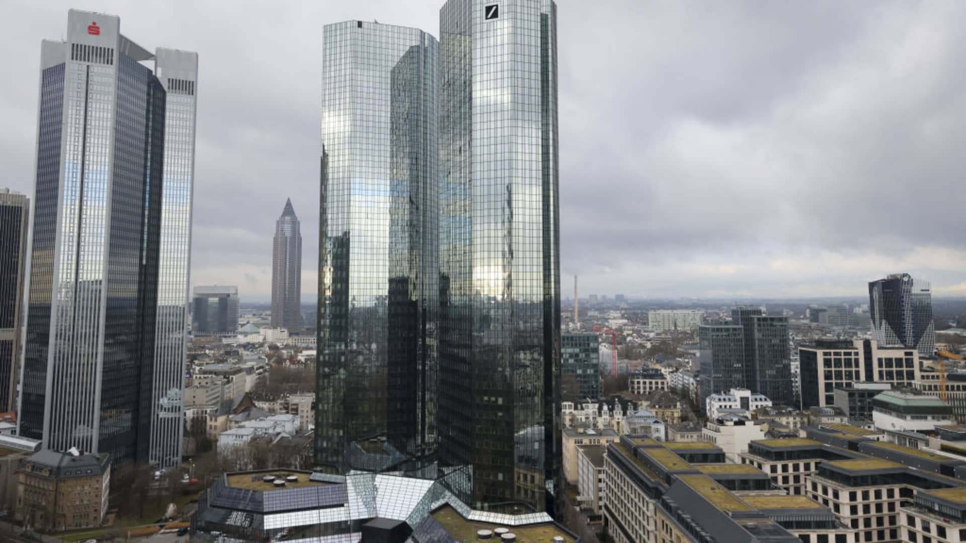 Deutsche Bank reviews 10% profit rise in to start with quarter, beating expectations