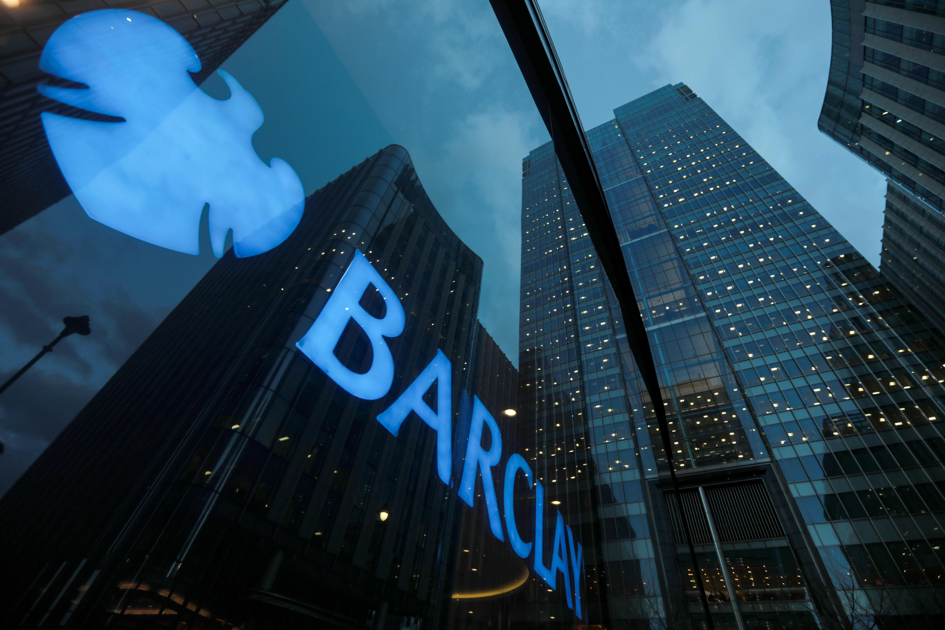 Barclays' winstcijfers over het eerste kwartaal keren terug naar winst tijdens een revisie