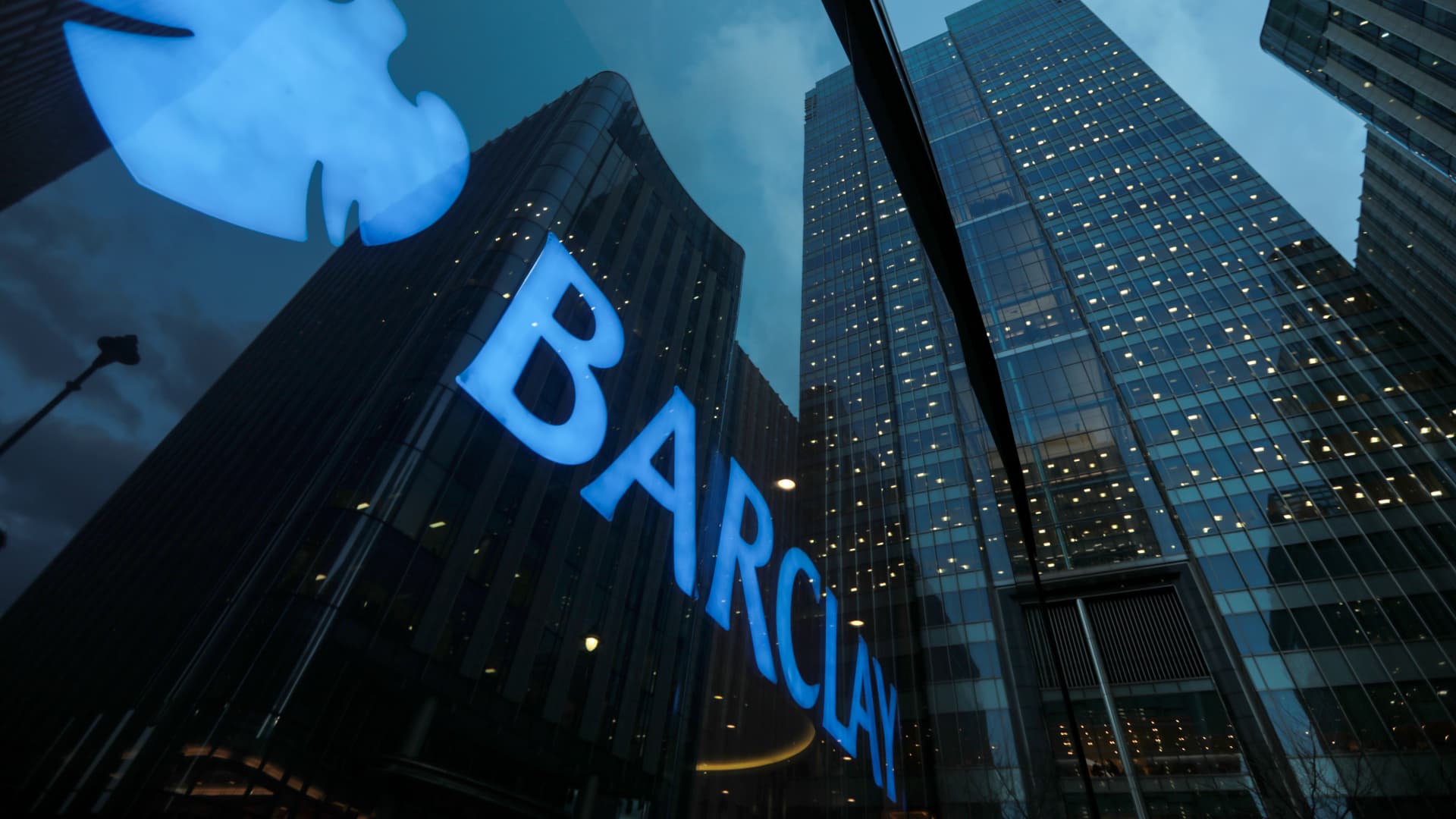 Barclays swings back to income in 1st quarter amid strategic overhaul