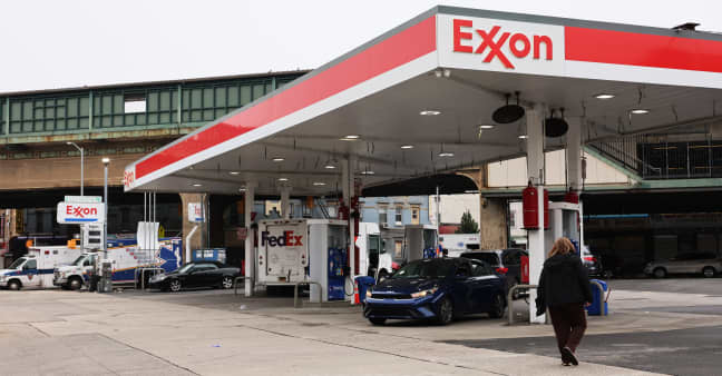 Exxon earnings miss, hit by lower natural gas prices and squeezed refining margins