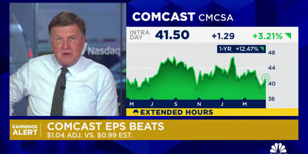 Comcast beats earnings estimates even as it sheds more broadband subscribers