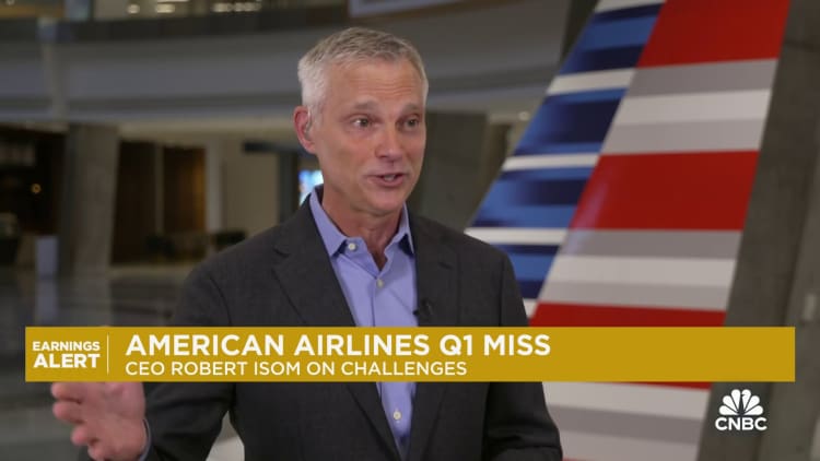 Извршниот директор на „Американ ерлајнс“ Роберт Исом за промашувањето во првиот квартал, доцнењето на испораката на Боинг и новите правила за рефундирање на авиокомпаниите