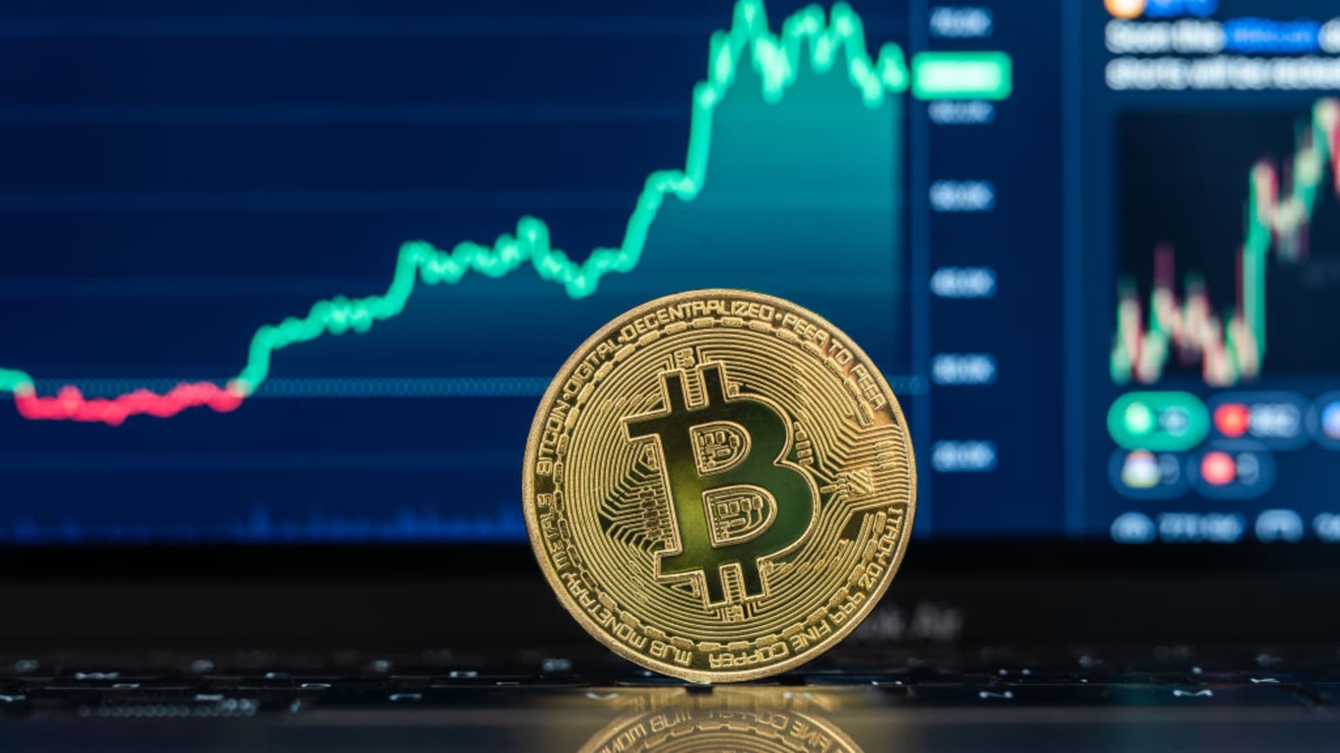 Bitcoin nosedives below ,000 to two-month low ahead of U.S. Fed decision