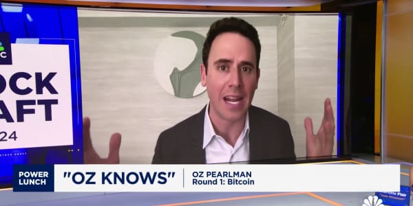 CNBC's 2024 Stock Draft: The 'Mentalist' Oz Pearlman chooses Bitcoin as his first round pick