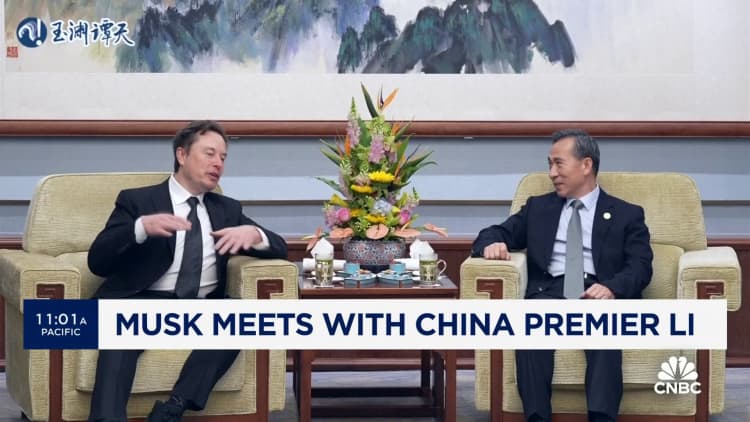 Elon Musk meets with Chinese Premier Li Qiang to discuss Tesla, autonomous driving and regulations