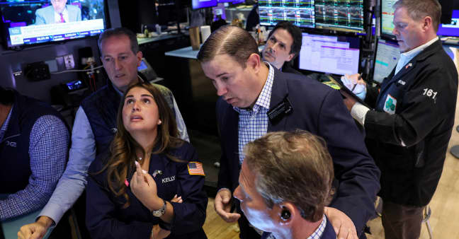 S&P 500 rises for the first day in three as jobs report looms