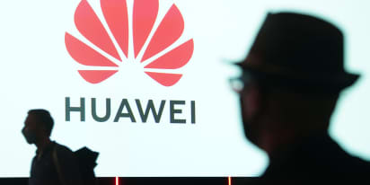 U.S. revokes some export licenses to sell chips to China's Huawei