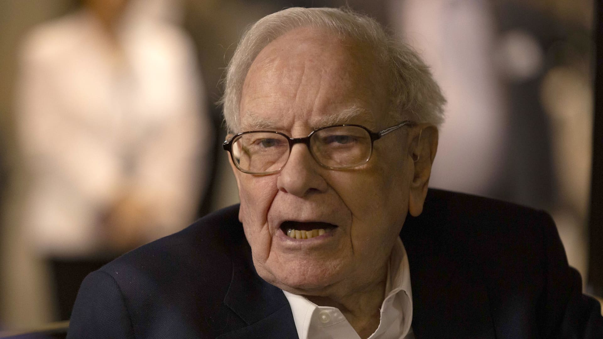 Warren Buffett says AI scamming will be the next big ‘growth industry’