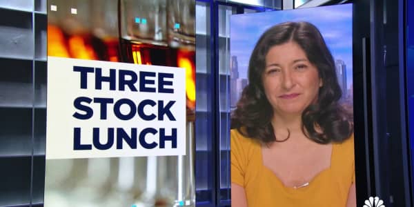 Three-Stock Lunch: Bookings, Expedia & D.R. Horton
