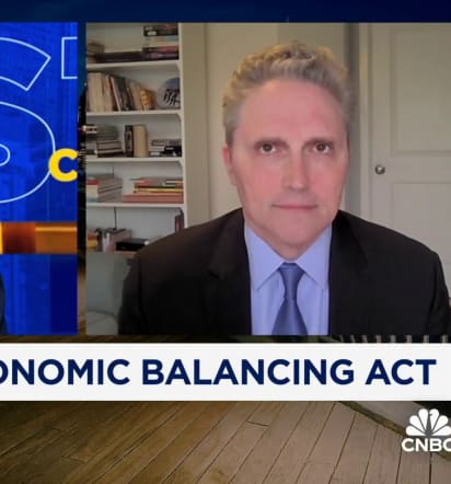 Economic analyst James Pethokoukis talks President Biden's economic balancing act ahead of election