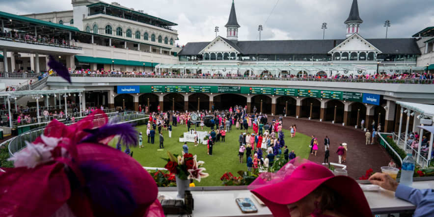 Mystik Dan wins 150th Kentucky Derby by a nose in a 3-horse photo finish at Churchill Downs