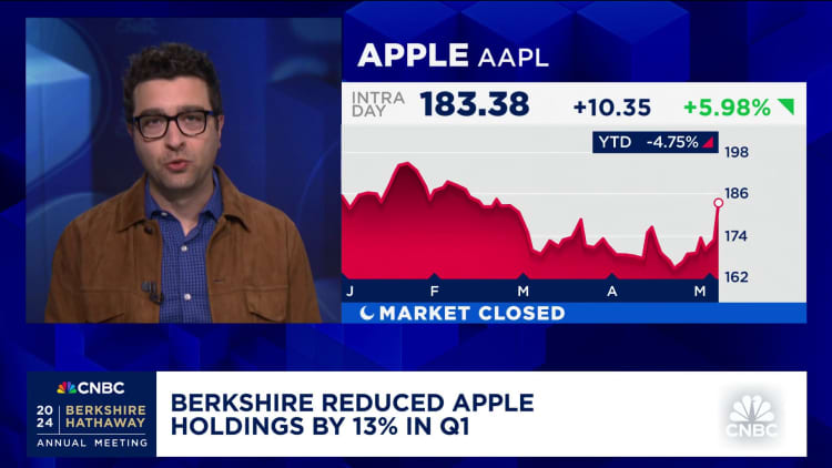 Warren Buffett cuts Berkshire's stake in Apple by 13% as iPhone sales decline