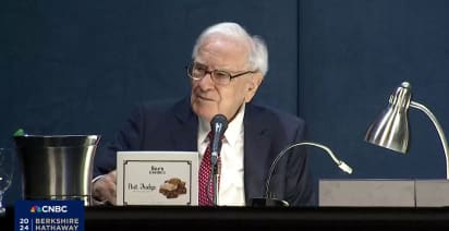Warren Buffett: No one would owe 'a dime' of federal taxes if other companies paid fair share