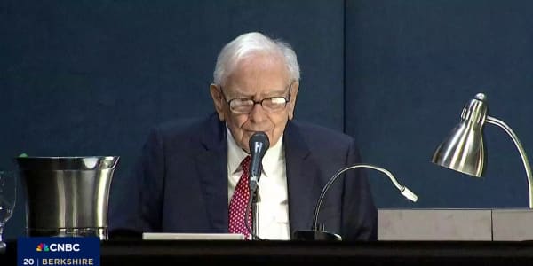 Buffett on Berkshire's $188 billion cash pile: 'We only swing at pitches we like'