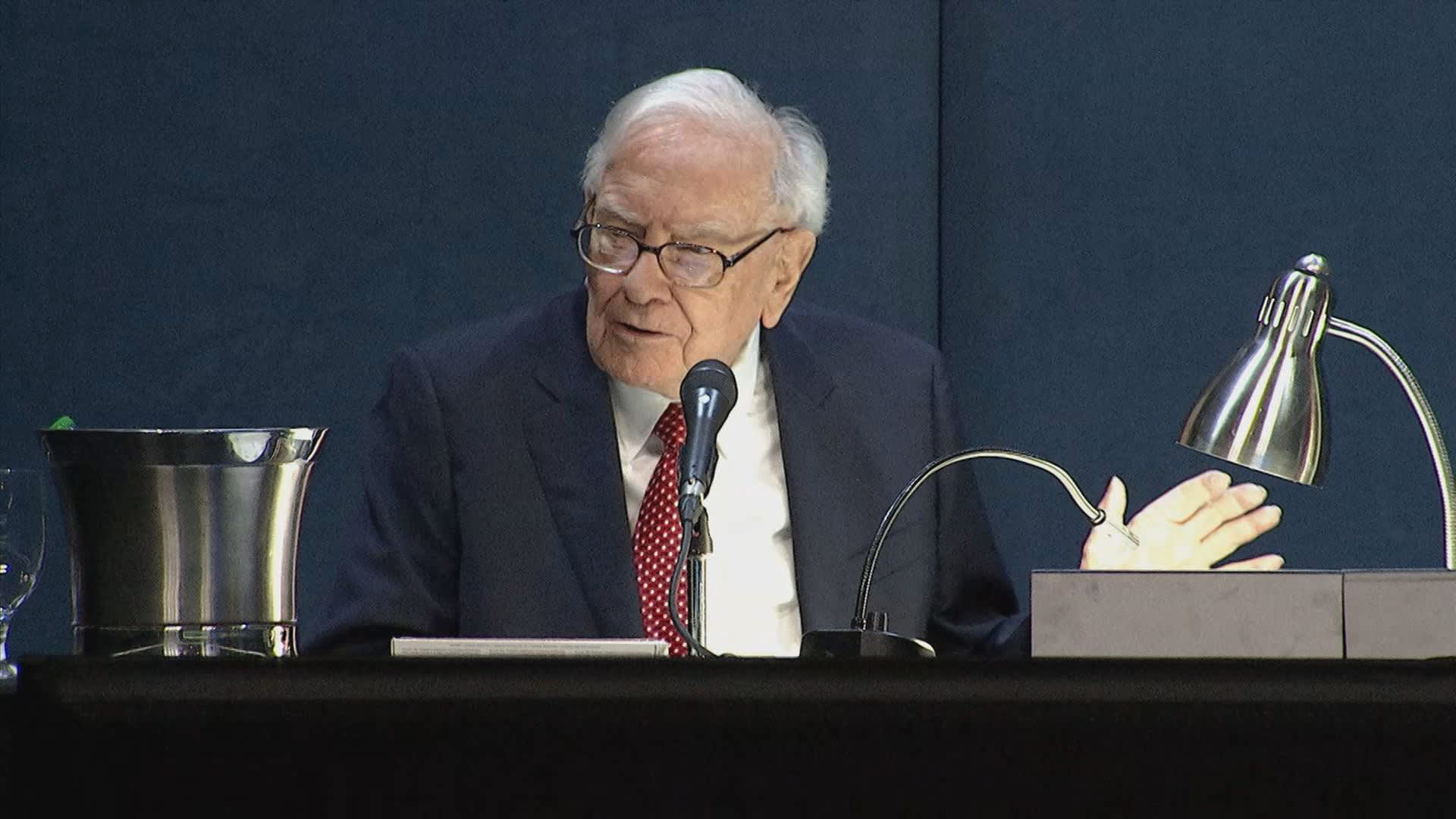 Warren Buffett weighs in on his own mortality at this year's Berkshire Hathaway annual meeting