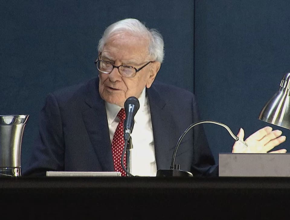 Warren Buffett weighs in on his own mortality at this year's Berkshire Hathaway annual meeting 