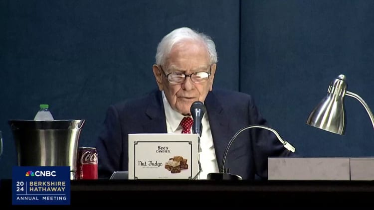 Buffett: If you copy the right people, you will be 'off to a great start about living your life'