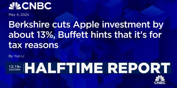 Berkshire Hathaway trims Apple: The Investment Committee debates the move