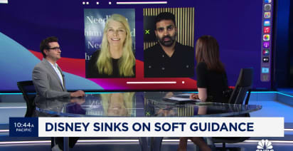 Watch CNBC's full interview with Needham's Laura Martin and The Verge's Nilay Patel on Apple's future