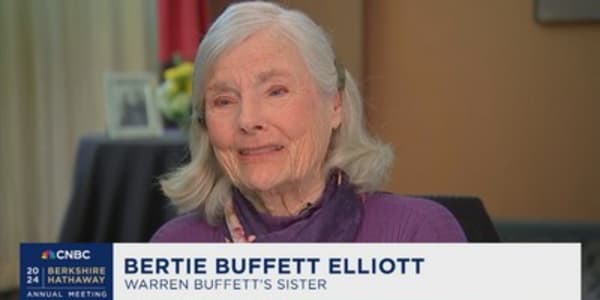 Warren Buffett's sister Bertie: "I feel so lucky that he's my big brother"