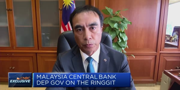 Malaysian central bank says it won't use interest rates as a tool to 'somewhat defend the ringgit'