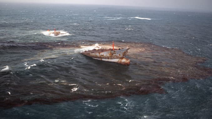 Oil Spilled: 1.6 million barrels Cost in 2010: $136 million In March 1978, the oil tanker Amoco Cadiz ran aground after its rudder was damaged in a winter storm, and although crews were alerted to the impending disaster, they were unable to halt the ship. According to the Mariner Group, the ship spilled 1.6 million barrels of crude oil near Portsall, France and the resulting slick eventually affected 125 miles of coastline.