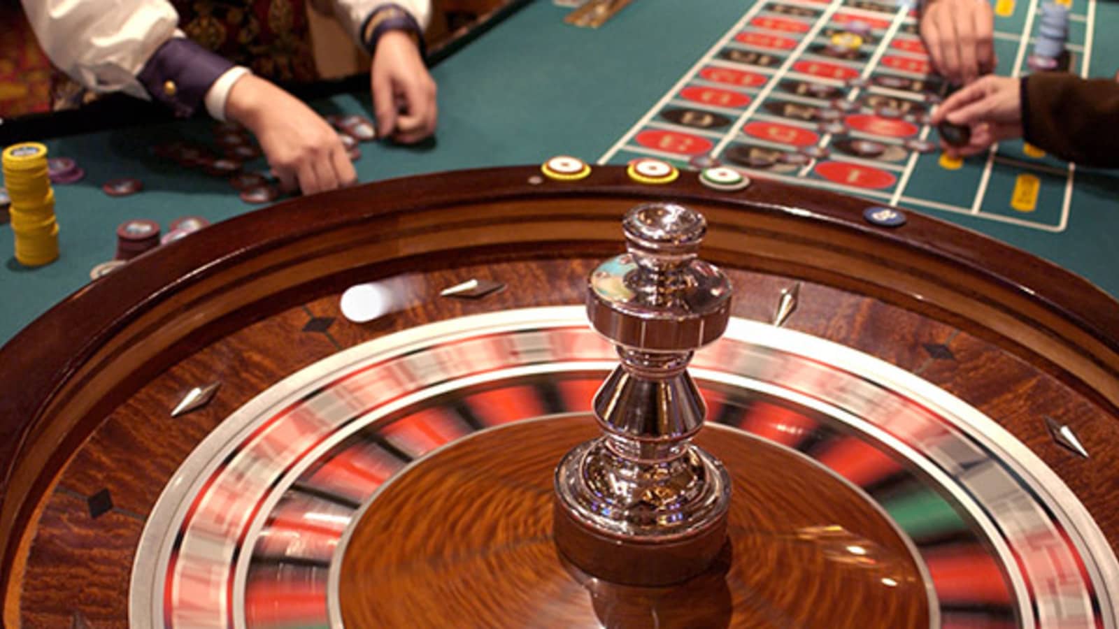 As Singapore's Casinos Slow, Will the Economy Suffer?